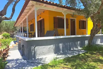 Image de Calme et idyllique dans la campagne, à proximité de la plage - Maison de vacances avec Wifi | Ilia, Pelo