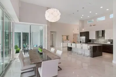 Villa neuve « New Star Shine », propriété de luxe, orientée plein sud, pour des vacances de rêve