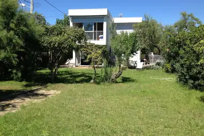 Unique villa 200m2 front de mer avec un accès direct mer par un jardin de 1000m2
