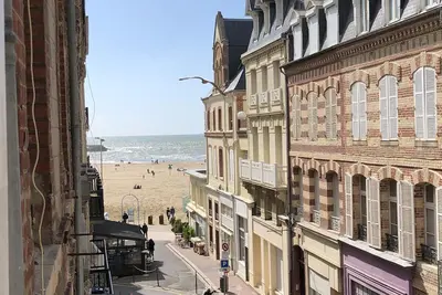 Image de Plage à deux pas! Tout à pied!
