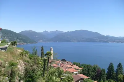 Image de Spacieux appartement de 3½ pièces avec un beau jardin ensoleillé et une vue sur le lac