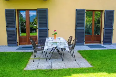Image de appartements de 2 chambres dans un endroit calme et ensoleillé à seulement 700 mètres de la plage