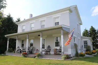 Image de Belle maison de ferme historique sur 35 Acres pittoresques