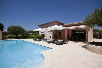 Image de Villa 8 personnes belle piscine Ă moins de 10 mn de la mer