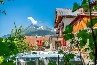 Image de Large 8 bedroom chalet with stunning views