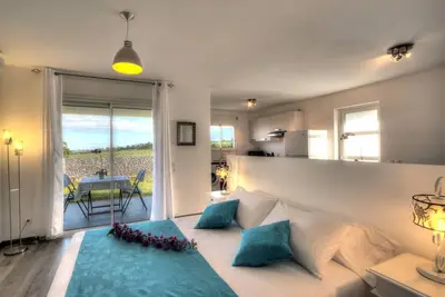 Grand studio dans un cadre idyllique d'une résidence privée à Saint-Pierre