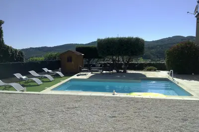 Image de Villa 140m2, lumineuse et climatisée, au calme. Vue dégagée sur les collines.