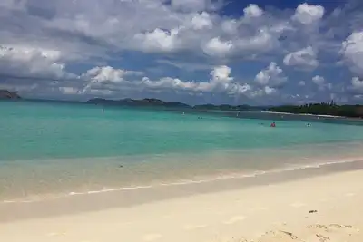 Image de Oceanfront Condo sur la magnifique plage de Sapphire, St Thomas