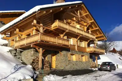 Image de Chalet spacieux et chaleureux proche des commerces, pistes de ski centre village