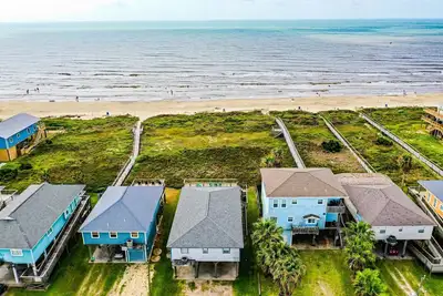 Image de Beachfront à Surfside 5/2. 5 couchages 18!