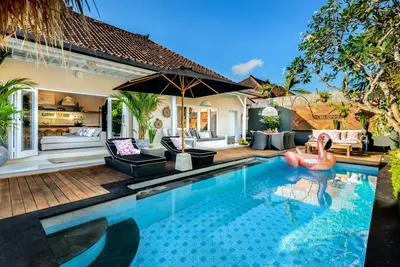 Image de Bloom 2. Villa de 5 chambres à coucher, près de la plage, Seminyak;