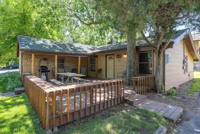 Image de 3 Bedroom Cottage All Queen Beds