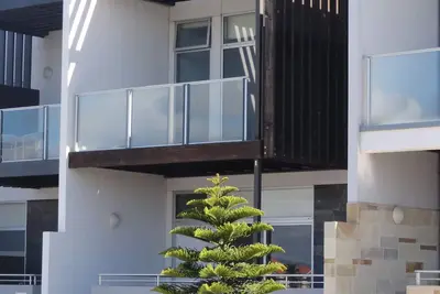Image de Yeltu: 3 chambres, 2 salles de bain Waterfront home