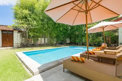 Image de Aisha, Villa 10 chambres, Meilleur emplacement central, Seminyak