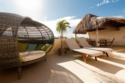 Image de Lovely Kingsize-lit appartement incroyable sur le toit avec piscine meilleur emplacement (unité 103)