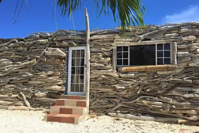 Image de Salle de conteneur de bois flotté d'Aruba