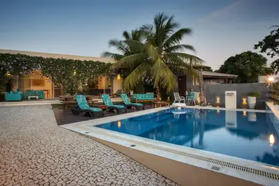 Image de Pied De Manoir Spectaculaire Dans Le Sable