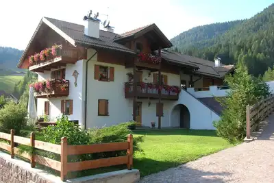 Image de Chalet Villa Rita - Appartement rez de chaussée avec jardin privé et terrasse