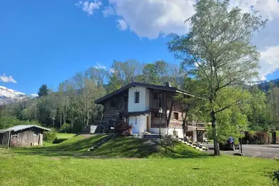 Image de Chalet de luxe isolé adossé au lac Bleu de Morillon