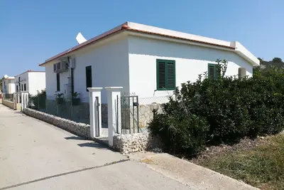 Image de Vacances Cottage n ° 9 Giovanna Disanti, entouré de verdure dans Gargano aVieste