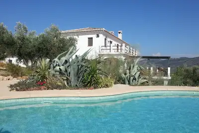 Image de Villa de haute qualité avec une vue imprenable loin des foules