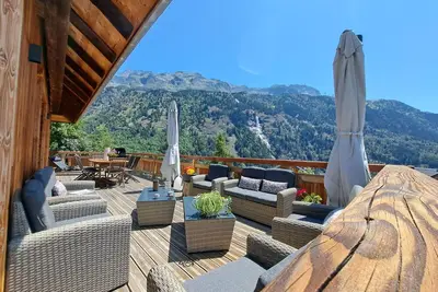 Image de Chalet Augustin 4 étoiles Vaujany Alpe d'Huez grand domaine ski