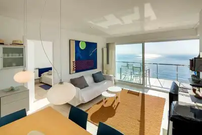 Image de Appartement avec front de mer de la piscine