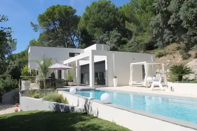 Maison architecte Zen luxe, vue plaine, Provence Ardèche, Uzès Avignon, Ventoux