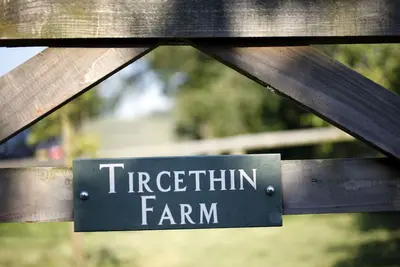 Image de Y Beudy - Conversion d'une grange de luxe Ă la ferme Tir-Cethin sur The Gower