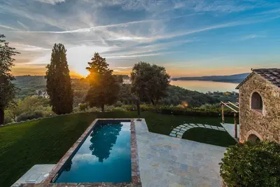 Belle villa avec vue panoramique, 5 chambres, piscine privée et un spa