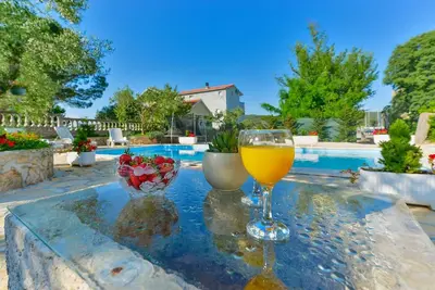 Image de Maison de vacances Bibinje pour 1 - 12 personnes avec 5 chambres à coucher - Maison de vacances