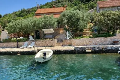 Image de Maison Robinson dans Tkon avec vue mer, terrasse, Wifi (3437-1)