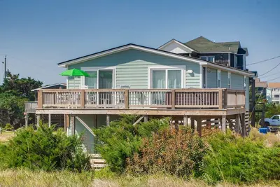 Image de La plage à votre porte! Oceanfront w / Hot Tub, Netflix, Dog Run, Pier Passes