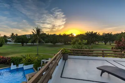 Image de Master Suite + Loft avec Incroyable Terrasse