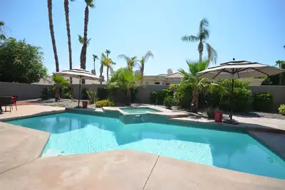 Image de Desert Oasis à Palm Desert, près de tout