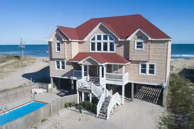 Image de Droit sur la plage! Oceanfront, Rodanthe-Pool, Tiki Bar, Grill, bain Ă remous, Salle de jeux