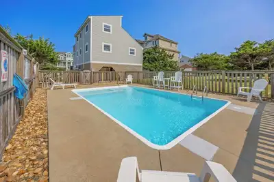 Image de Dîner en plein air et profitez de la vue! Semi-bord de mer avec piscine, bain à remous, Dog-Friendly