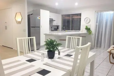 Image de Grande maison de 2 chambres à coucher: calme, centrale et moderne