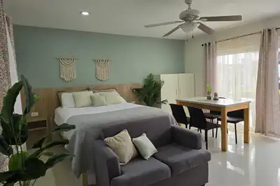 Studio avec vue sur la piscine à quelques minutes d'Eagle Beach à Aruba!