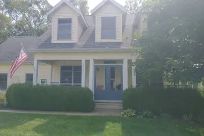Image de Bienvenue au Lake Ridge Cottage dans le magnifique South Haven, Mi!