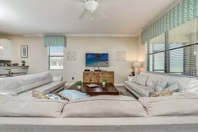 Image de Cette villa est un 8 chambre (s), 5 salles de bain, situé à Davenport, Fl.