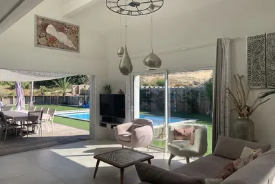 Image de Villa climatisée12 personnes Capbreton 200m2 piscine chauffée, jacuzzi 6 places