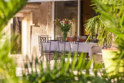 Image de Mas St Rémy de Provence, piscine, cinéma privé, terrain pétanque