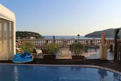 Image de Villa avec piscine vue grandiose sur baie de Villefranche\/mer à 2 pas des plages