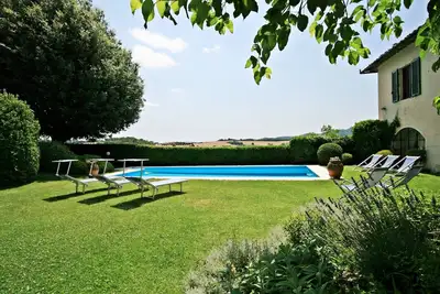 Image de Villa piscine élégante et raffinée dans le village médiéval en Toscane
