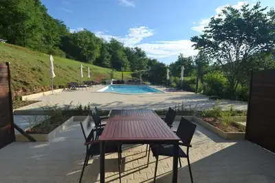 Image de Gîte 4p entièrement rénové avec vue sur la piscine