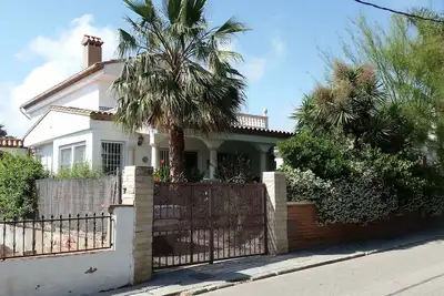 Image de 1° étage de villa dans quartier résidentiel avec grande terrasse
