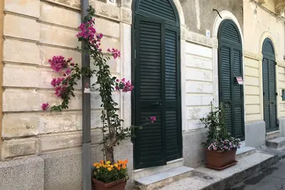 Chez Giulia! . .