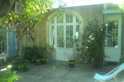 Image de Arcachonaise, 1 min à pied de la plage, plein centre, joli petit jardin