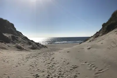 Image de Maison d'été récemment rénovée près de la mer du Nord pure hygge :-)